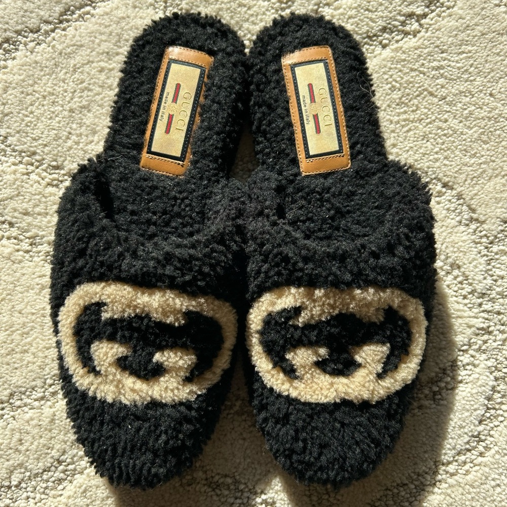 Gucci Women's Eileen Interlocking G Shearling Sli… - image 1